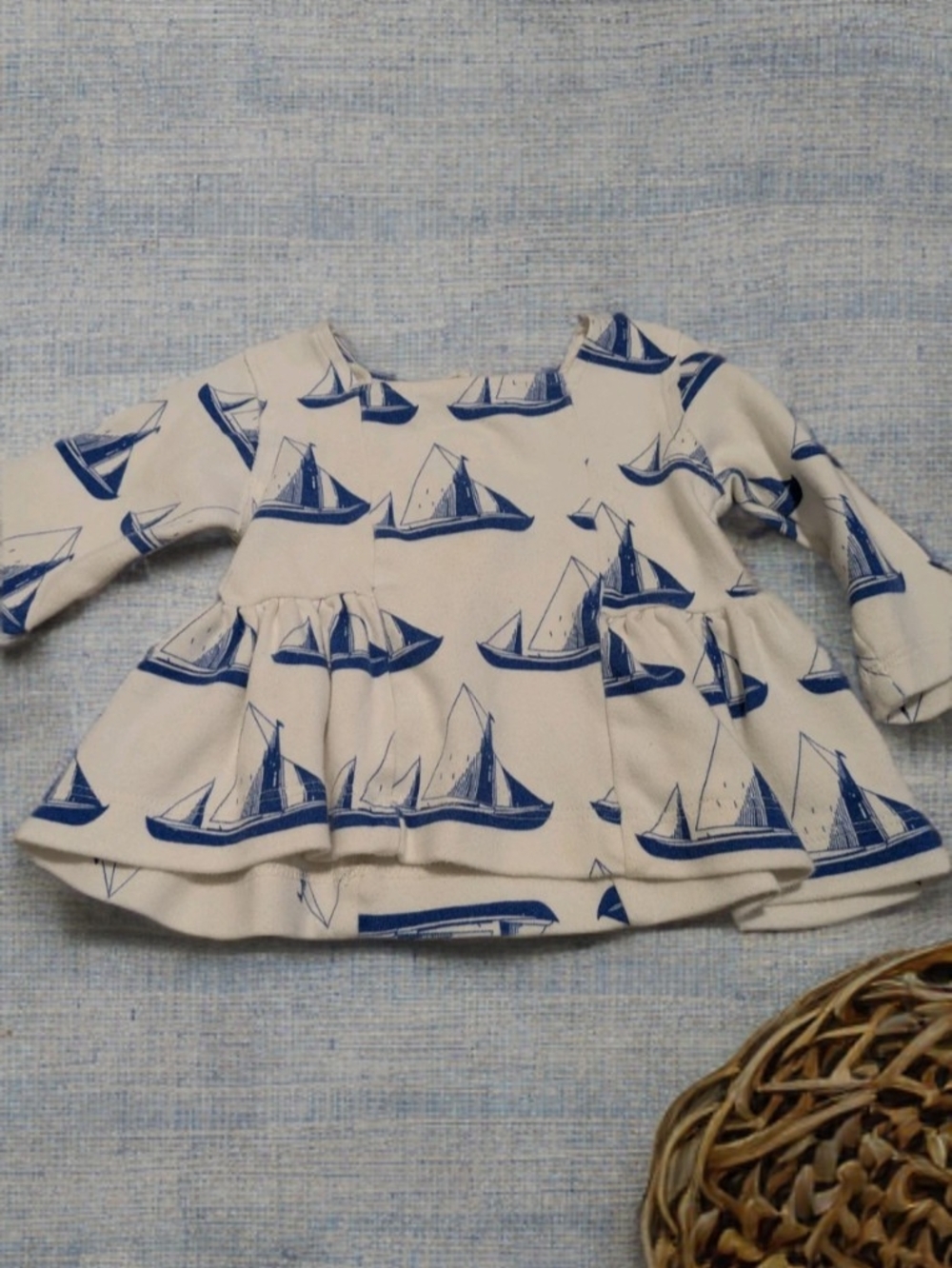 kate quinn Cream Long-Sleeve Top with Blue Sailboat Print Size 6/12 Months